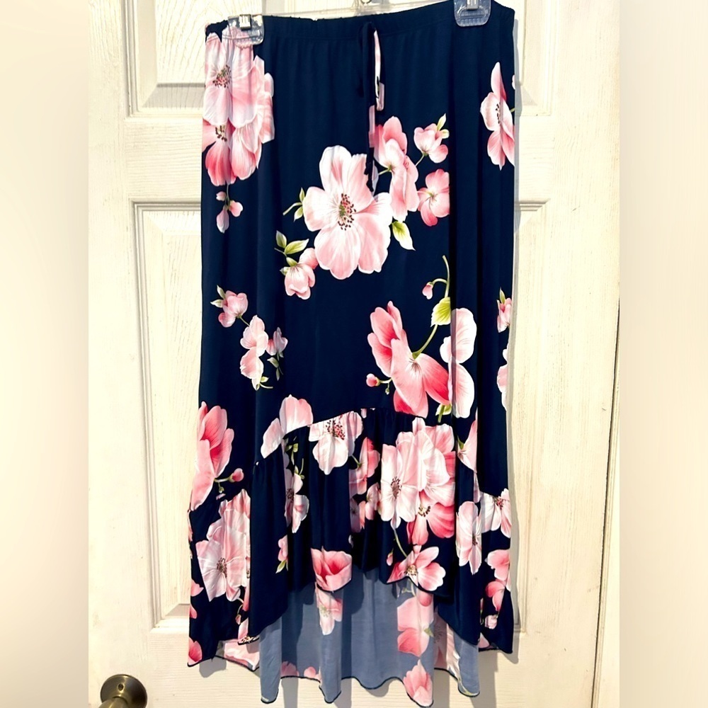 NWOT “Emi & Joe” Navy Hi Lo Ruffled Hem Knit Pink Floral Design Skirt - Picture 1 of 6